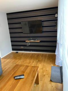 Garland way 2 bed house Sheffield free parking 5 min from m1 - Mosborough - 2