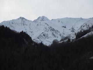 Appartement cosy T2bis pour 4-6 pers. à Cauterets, proche centre, parking gratuit, casier à skis, Est - FR-1-234-243 - 1