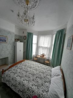 Mari London Holiday Room - 7