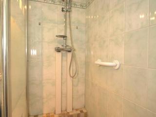 Appartement T1 avec balcon, climatisation et parking près du Parc Charles de Gaulle à Balaruc-les-Bains - FR-1-553-101 - Balaruc-les-Bains - 3