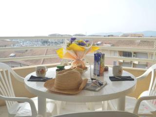 Appart cosy avec mezzanine, terrasse et parking à Fréjus - FR-1-226A-109 - Fréjus - 1