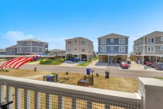 Shore Beats Work by Oak Island Accommodations - Oak Island - 2