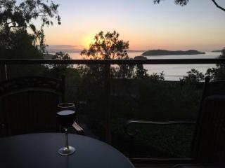 Luxury Couples Retreat Hamilton Island with Buggy - Hamilton Island - 9