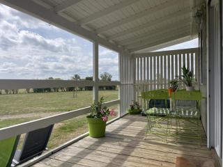 Chalet au bord de l'eau avec terrasse, pêche, baignade surveillée, buvette et activités extérieures - FR-1-489-360 - Pierrefitte-sur-Loire - 0