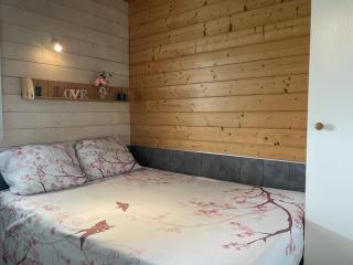 Chalet au bord de l'eau avec terrasse, pêche, baignade surveillée, buvette et activités extérieures - FR-1-489-360 - Pierrefitte-sur-Loire - 4