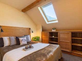 Appartement de 70 m² au centre-ville avec piscine, hammam, sauna et balcon bien exposé - FR-1-296-392 - Saint-Lary-Soulan - 2