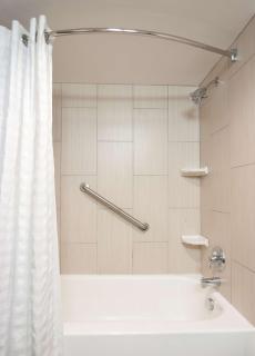 DoubleTree by Hilton Hotel Cleveland Downtown - Lakeside - Cleveland - 3
