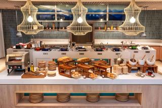 Hilton Garden Inn Phuket Bang Tao - Bang Tao Beach - 3