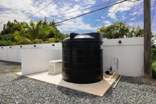 Ramey Cir D, near airport, beaches W/KING Bed. - Aguadilla - 1