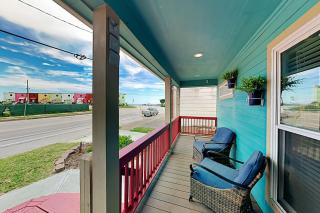 1 Min to Beach Ocean Breeze 3BR Fast WiFi - Galveston - 5