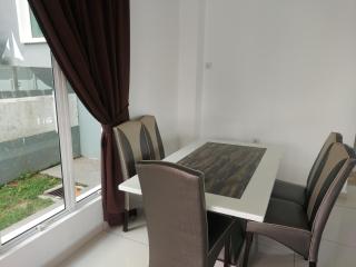ALPINE Port Dickson Taman Kiara 2 Homestay Semi-D Cornet Lot - 1