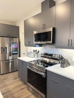 Stylish House W a Media Room Near Downtown Picton - Picton - 7