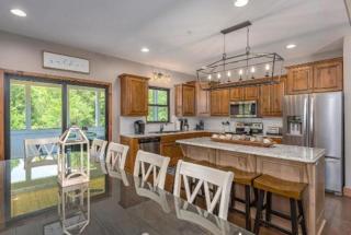 ROOMY FAMILY HOME in Branson Canyon - 8 Bed 6 Bath - 3