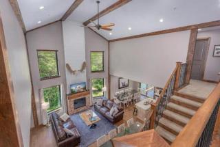 ROOMY FAMILY HOME in Branson Canyon - 8 Bed 6 Bath - 7