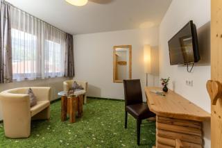 Hartweger's Hotel - 4