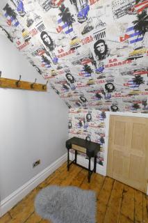 Quirky spacious ground floor Victorian garden flat - 2