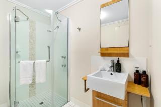 Clifton Beach Gem 2BR Apartment 300m Walk to Beach - 1