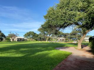 Out Of Nature Country Lodge - Windhoek - 9