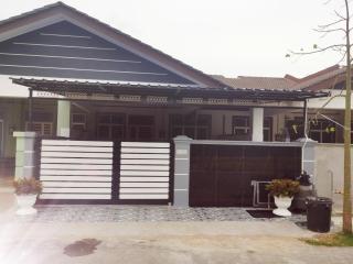 Homestay MdmMai Private Pool - Masjid Tanah - 8