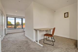 Modern Penthouse in Wembley - 5