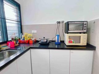 Cheerful 27 Home with BBQ grill - Cheras - 5