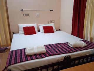 Valiyathayil Home Stay - Cochin - 9