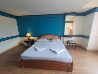 The Pacific Cool Chic - 5