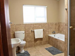 River Olive Estate Accommodation - Beaufort West - 1