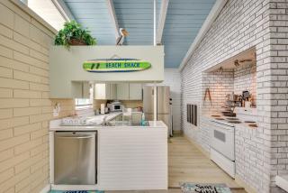 Ormond Beach Home with Pool - Walk to Ocean! - Ormond Beach - 2