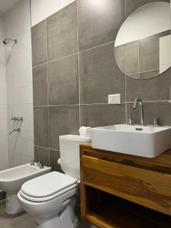 MODERNO DEPARTAMENTO PARA 3-4 PERSONAS, MUY BIEN UBICADO - Santiago del Estero - 3