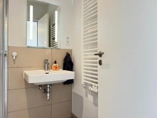 Two Bedroom Apartment in Hamburg - 6