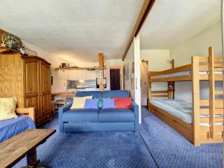 **Studio Alcôve à La Daille avec Balcon, Ski aux Pieds et Piscine Chauffée en Été** - FR-1-518-149 - Val dʼIsère - 9