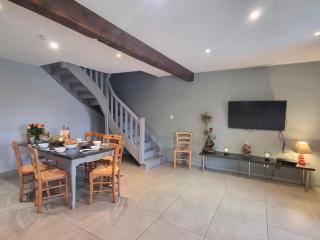 Gîte de charme avec terrasse, jardin et jeux - tout inclus, lits faits, linge fourni à Saint-Galmier - FR-1-496-300 - Saint-Galmier - 7