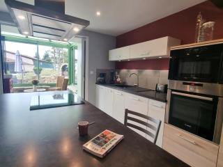 Gîte de charme avec terrasse, jardin et jeux - tout inclus, lits faits, linge fourni à Saint-Galmier - FR-1-496-300 - Saint-Galmier - 5