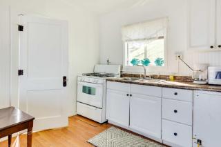 Scenic Geneva Cottage with Lake Erie Beach Access! - 3