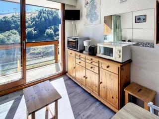 Studio lumineux avec balcon, accès direct aux pistes, piscine chauffée, WIFI gratuit - FR-1-267-233 - 6