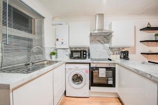 Bright Cosy Cottage with Parking and Outdoor Patio - Londra - 7