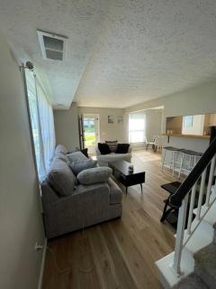 New Stylish Condo Monthly Rental - - 2