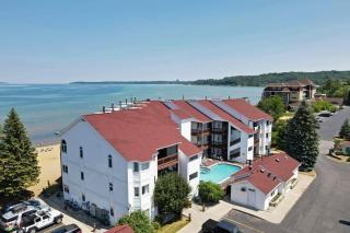 Beachside 108 with Pool Hot Tub and Direct Beach Access - Traverse City - 7