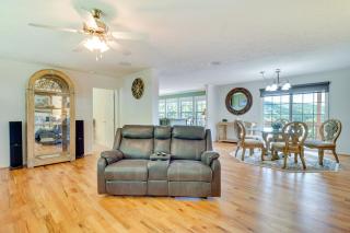 Hendersonville Retreat with Mtn Views and Deck! - Hendersonville - 5