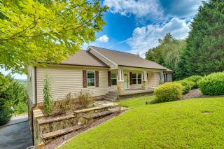 Hendersonville Retreat with Mtn Views and Deck! - Hendersonville - 9
