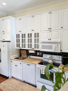 Romantic 1885 Loft Steps from Pulaski Square - 2