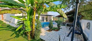 Garden- pool apartman - - 4