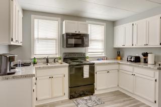 Cozy Downtown Sandusky Gem - 1 Mi to Lake Erie! - Sandusky - 9