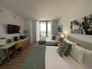 Miami beach Studio Amazing views 2QB/1B - Hallandale Beach - 1