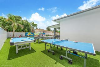6BR Ultimate Retreat Pool, Sports Court & BBQ L10 - 4
