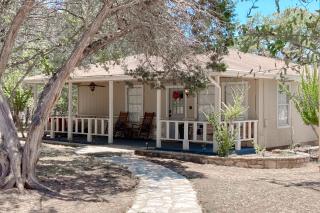 Meadow Creek House and Cottage - 2
