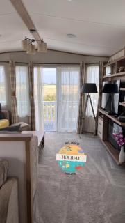 Field View - Martello Beach - Sylwia's Holiday Homes - 9