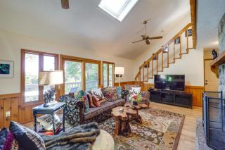 Dog-Friendly Blowing Rock Chalet with Stunning Views - Blowing Rock - 8