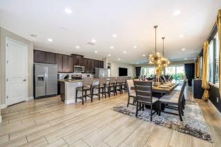 8BR Mansion: Packed with Fun and Comfort for All - Orlando - 4